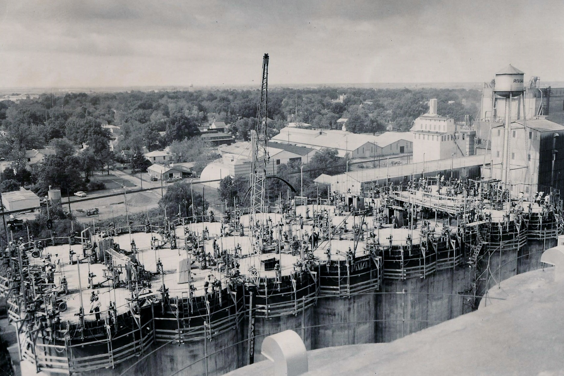 building-1000-70s-feeds-pb-mill-rev